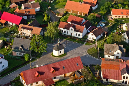 Náves v obci Krčkovice