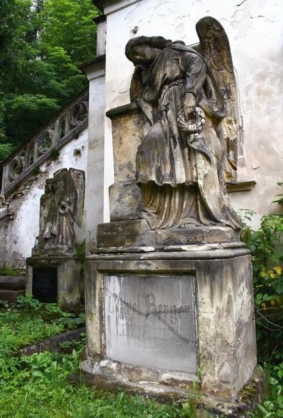 před kaplí Sv.Maxmiliána