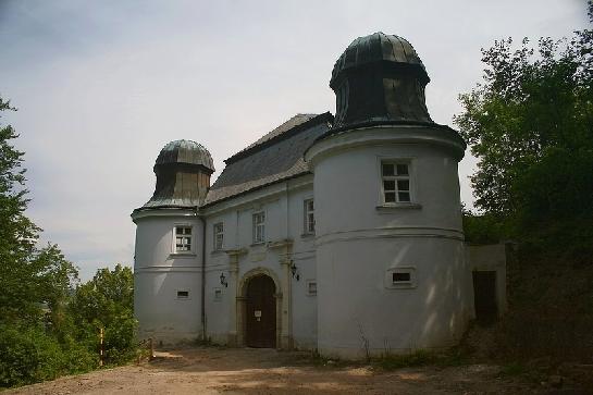 Dolní zámek