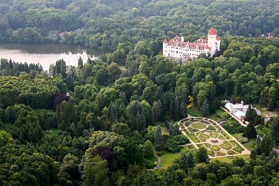 Konopiště z ptačí perspektivy
