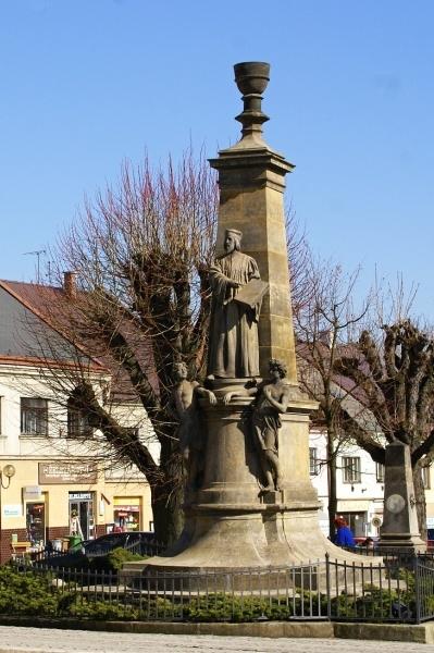 Pomník Husa v Lomnici nad Popelkou