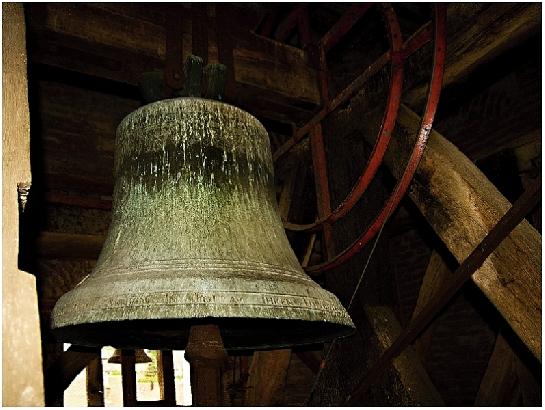 Zvon ve věži kostela v Pavlově