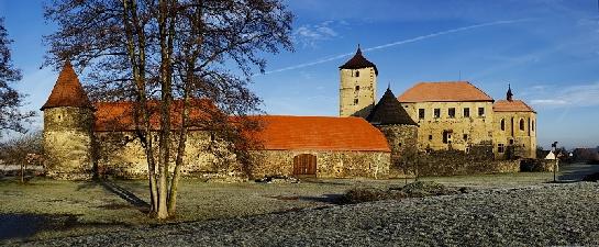 Hrad v zimě panorama 1