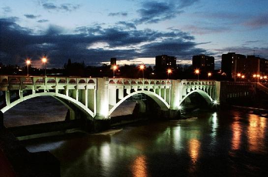 Podvečerní starý most