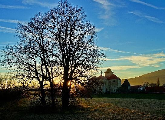 Podvečer u hradu