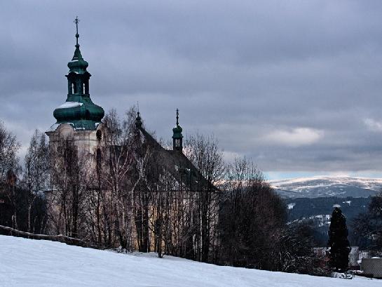 nad smržovským kostelem