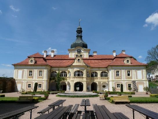 Zámek Nebílovy