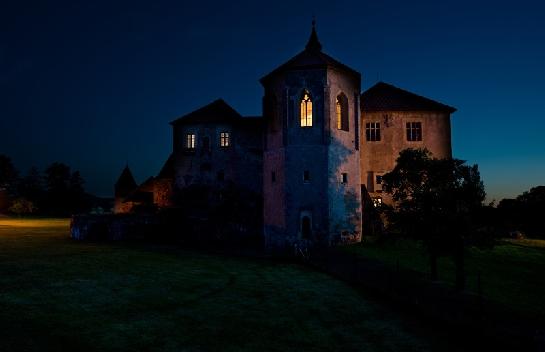 Švihovský hrad v noci