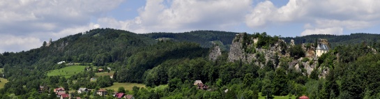 panorama s hradem Frýdštejn a Vranov