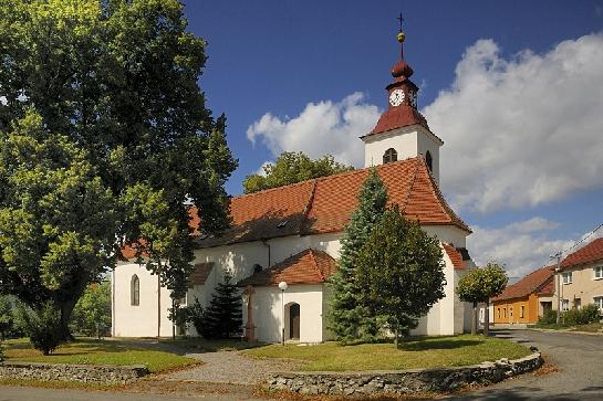 Kostel v obci Čebín