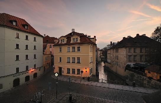Malostranské ráno