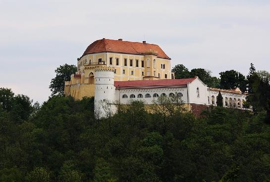 Letovice zámek