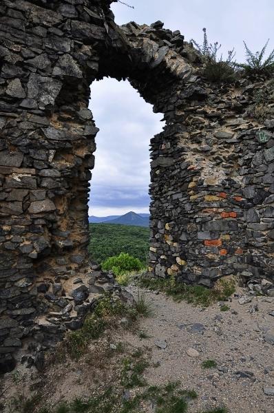 zřícenina hradu Košťálov