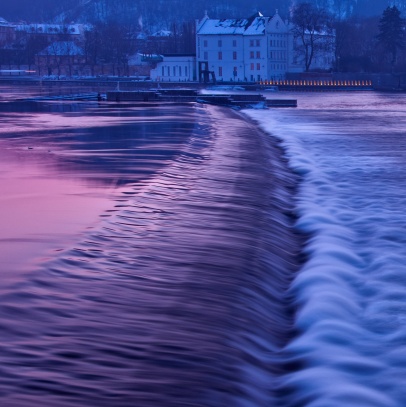 Studené kadeře purpurové řeky