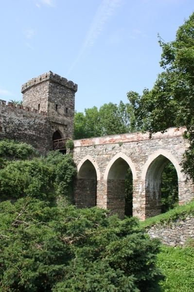 Hrad Bítov severovýchodní brána