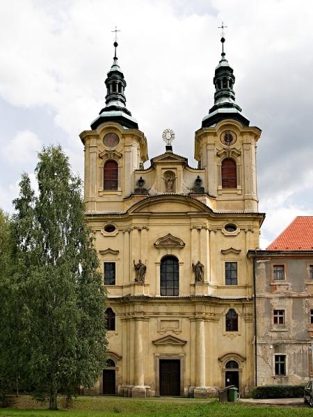 Klášterní kostel v Dolním Ročově