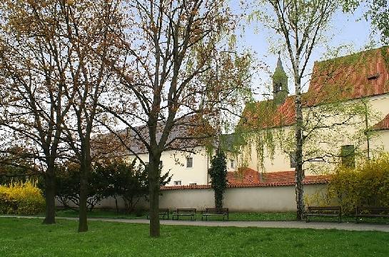 Kolín kostel Nejsvětější Trojice s klášterem Kapucínů