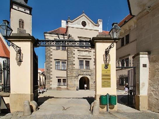 Vchod do zámku v Telči