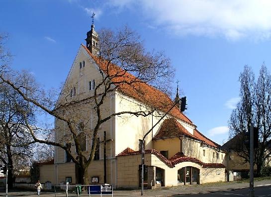 Kolín kostel Nejsvětější Trojice s klášterem Kapucínů