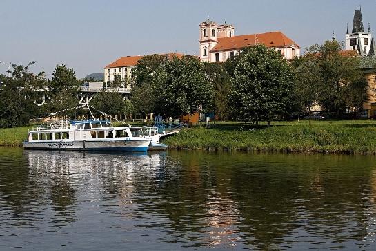 Loď Porta Bohemica 2 v Litoměřickém přís