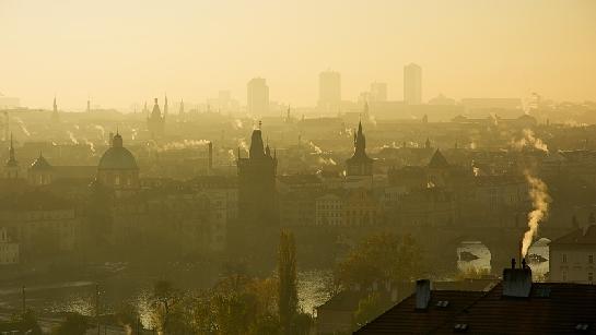 Chladné  ráno nad Vltavou
