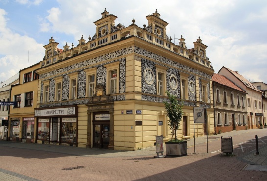 Neorenesanční budova bývalé lékárny - Kladno