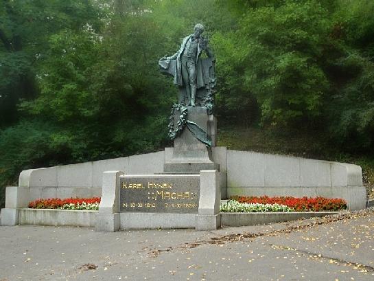 Pomník K.H. Máchy na Petříně
