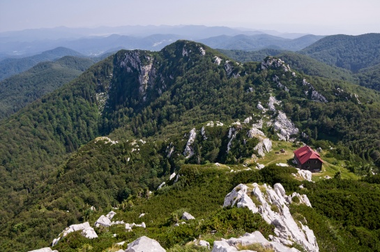 Planinarski dom z vrcholu Risnjak