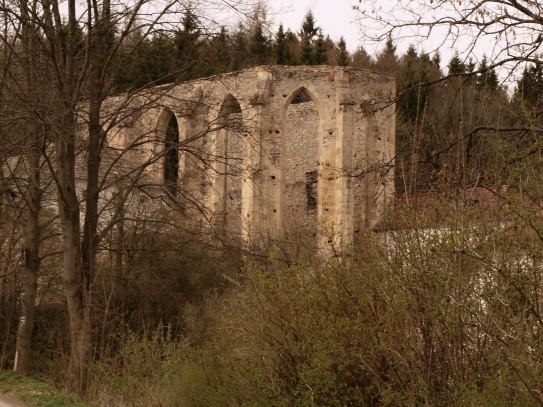 Zbytky hradu a kláštera Kuklov 