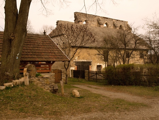 nedostavěný klášter Kuklov