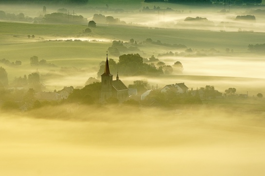 Kostel sv. Jana Křtitele v Újezdu pod Troskami