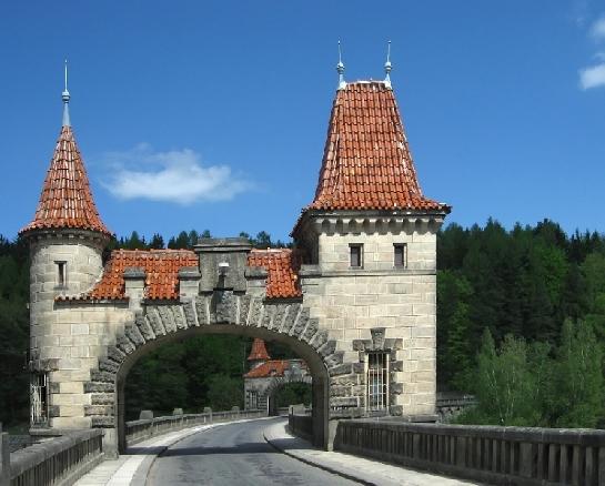 Les Království