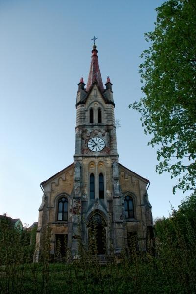 kostel v Desné