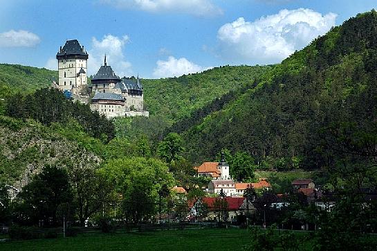 Hrad Karlštejn a kos