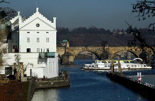 Sovovy mlýny a Vltav