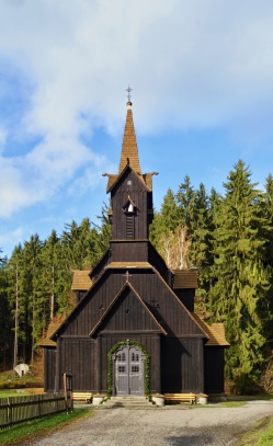 Bílá