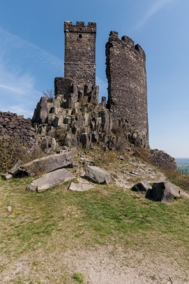 Hazmburk - Bílá věž a zbytky opevnění