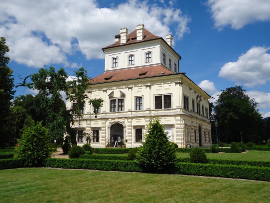 Ostrov - letohrádek
