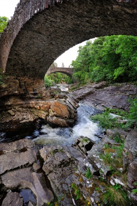 SKOTSKO - most TELFORD'S BRIDGE s vodopády