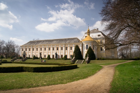 Lysá nad Labem zámek