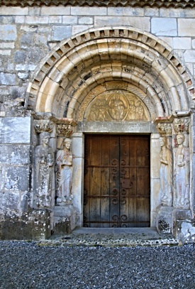 Francie  -  bazilika sv. Justa v obci Valcebrére