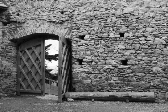 Vstupní brána do hradu.