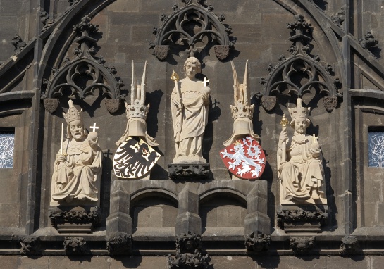 Sochy na staroměstské mostecké vži