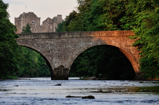 SKOTSKO - kamenný most