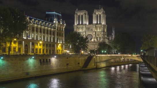 Notre-Dame o půlnoci
