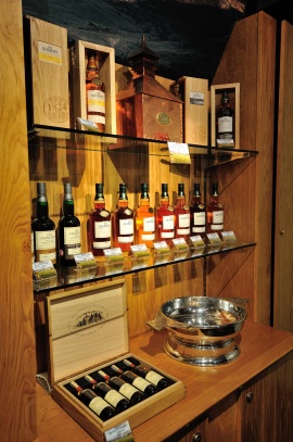 SKOTSKO - palírna whisky GLENLIVET