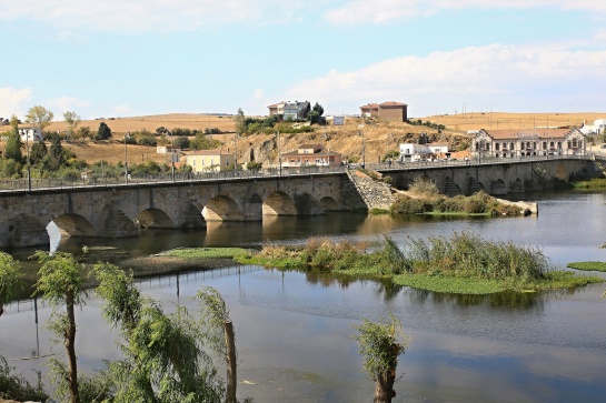 Most ve městě Alba de Tormes