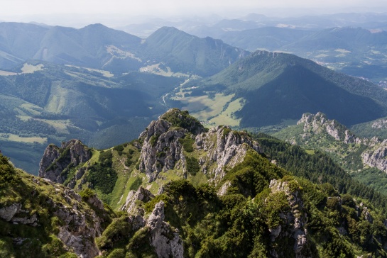 Pohled z Velkého Rozsutce na Tiesňavy