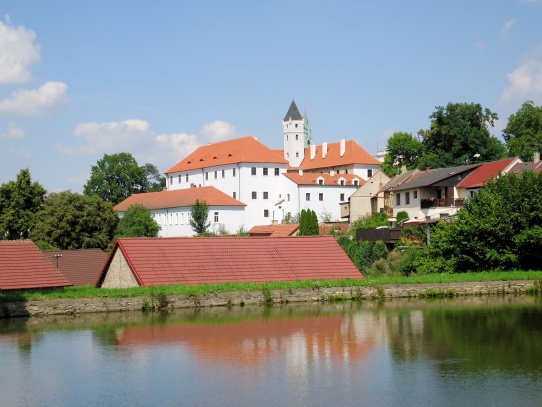 Zásmuky zámek