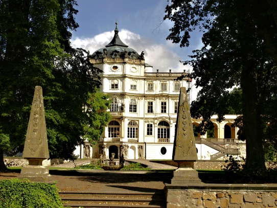 Zámek Ploskovice